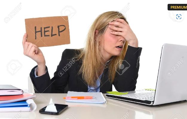 Bild verzweifelte Büroperson